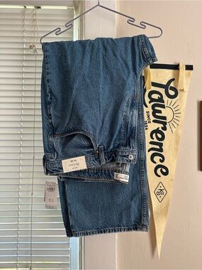 Abercrombie high rise “the loose” jean